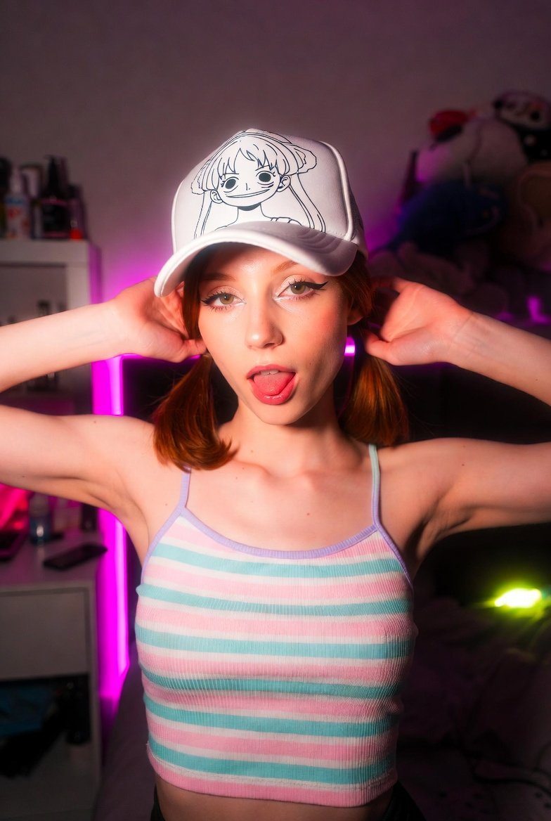 Sassy Vibes Under Neon Lights AI prompt preview