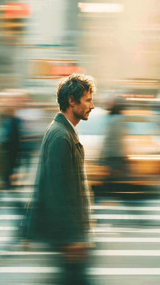 Urban Motion: Capturing the Pulse of City Life AI prompt preview