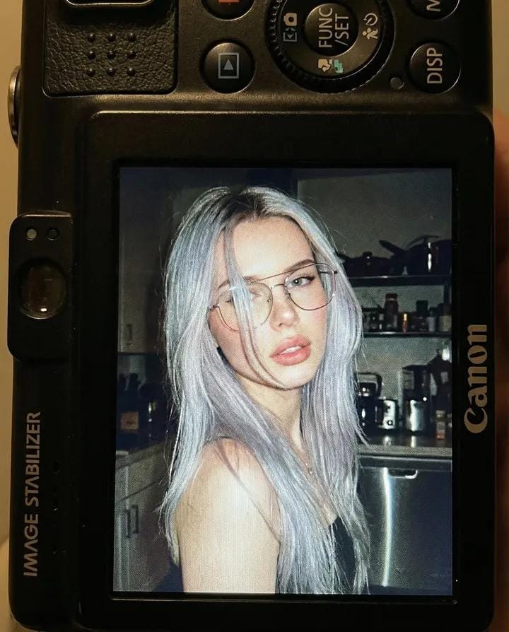 A Flash from the Past: Candid Moments Captured AI prompt preview