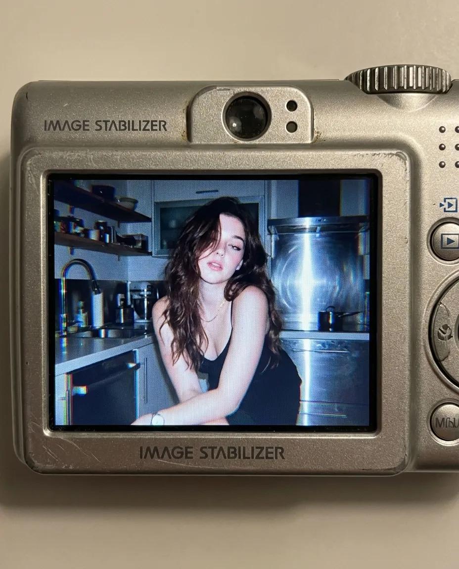 Candid Charm: A Flashback Through the Lens AI prompt preview